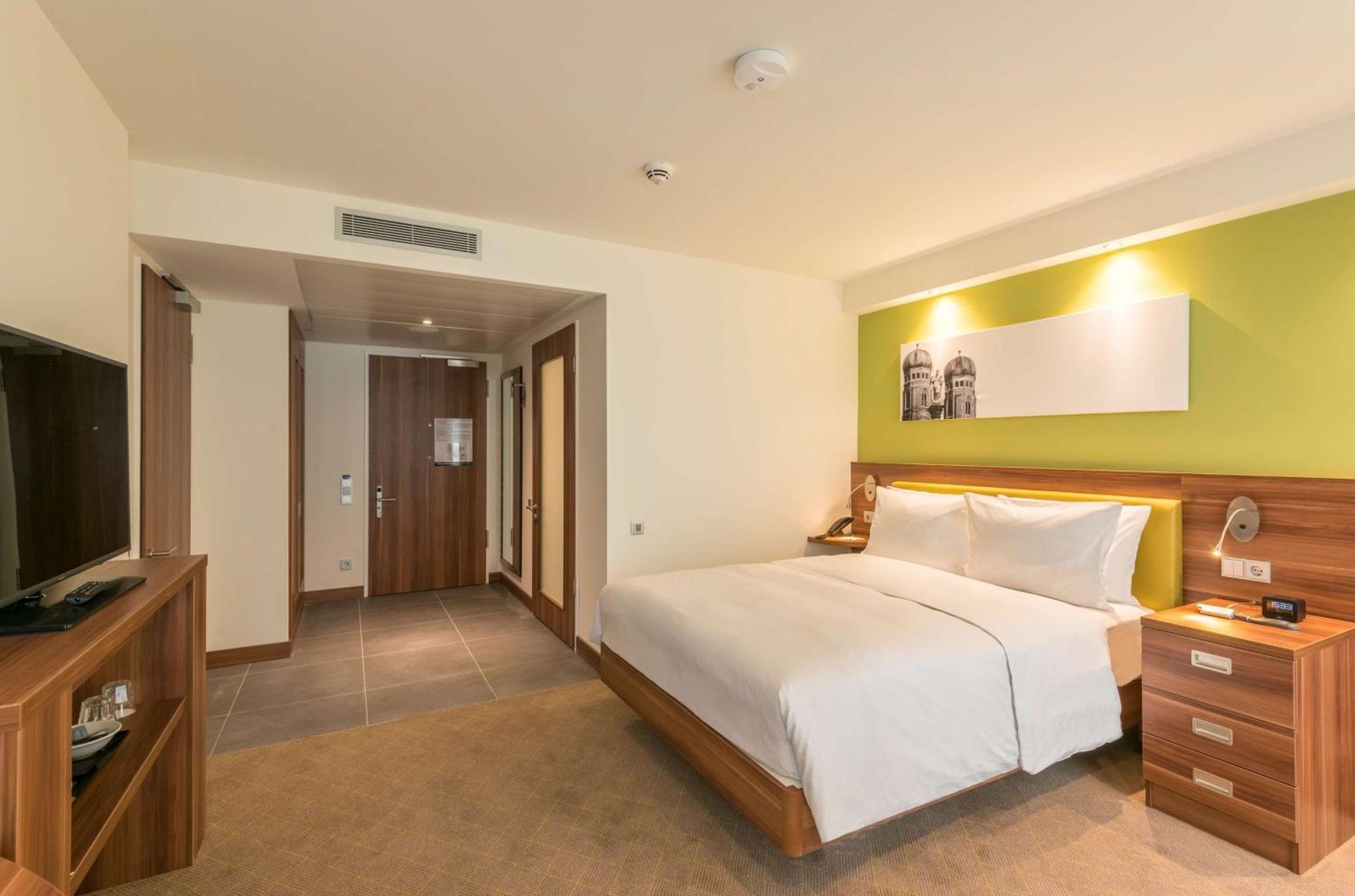 Hampton By Hilton Munich City West Buitenkant foto